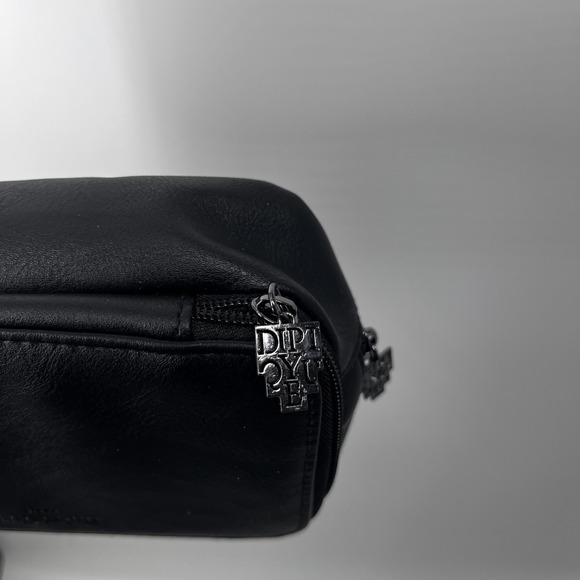 Diptyque Paris Qatar Airways Zippered Amenities Cosmetic Case Black 4.5" x 7 3/4 - Picture 7 of 10
